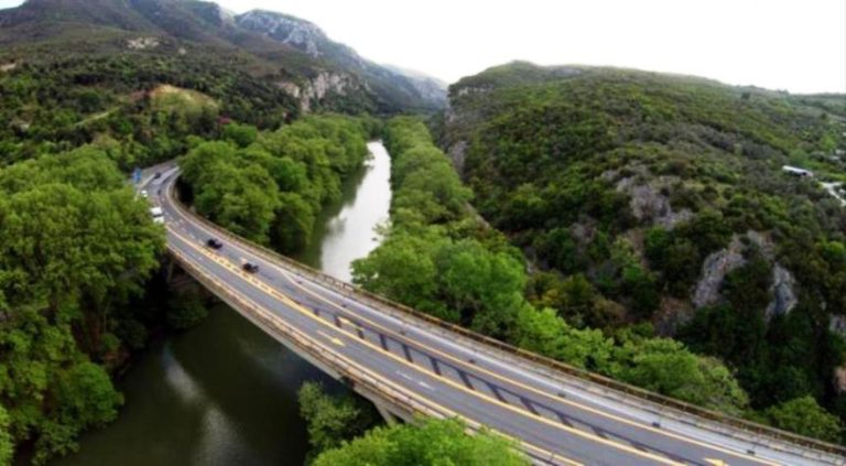 Μέχρι το μεσημέρι του Σαββάτου κλειστά τα Τέμπη