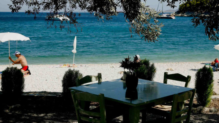 Ελλάδα: O 3oς πιο δημοφιλής προορισμός για διακοπές πολυτελείας στη Μεσόγειο