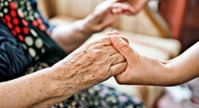 Κέρκυρα: Το Εργατικό Κέντρο στηρίζει την απεργία στο “Βοήθεια στο σπίτι”