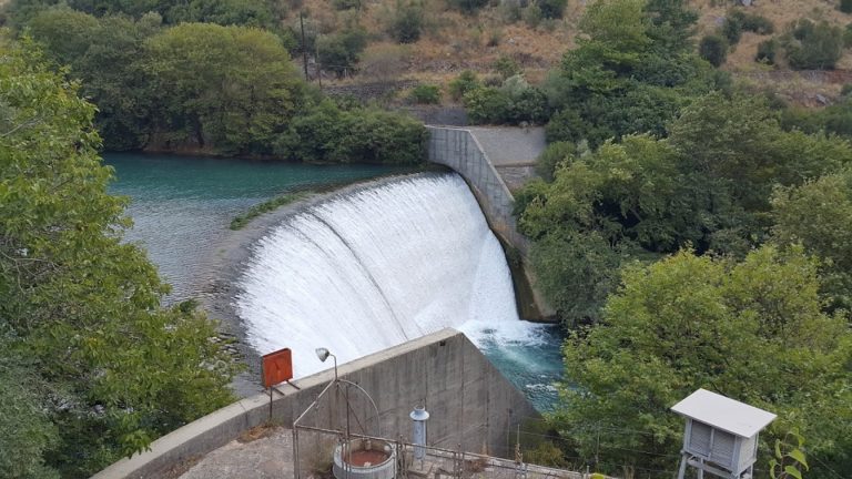 Ατέλειωτη βροχή