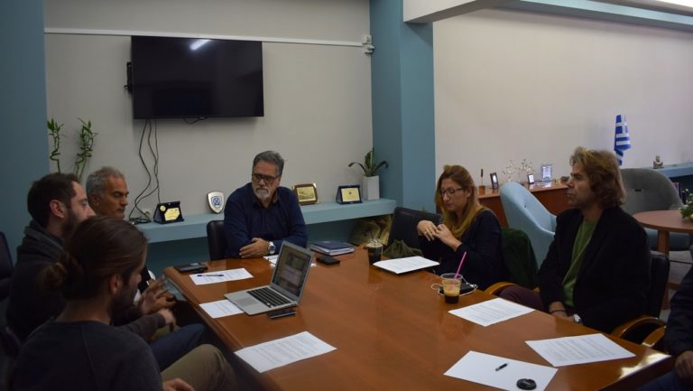 Συνεργασία με τους φωτογράφους για την προβολή της πόλης