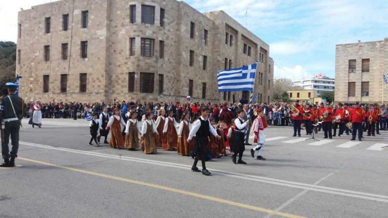 Με μεγαλοπρέπεια γιορτάστηκε η 25η Μαρτίου στη Ρόδο