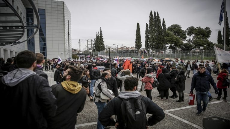 Πανεκπαιδευτικές συγκεντρώσεις- Συνάντηση Γαβρόγλου με ΔΟΕ και ΟΛΜΕ