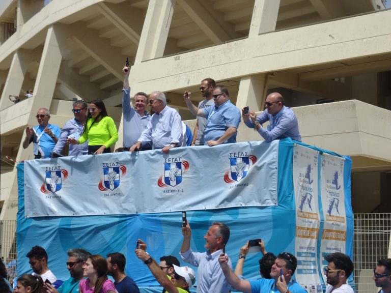 Χιλιάδες μικροί και μεγάλοι έτρεξαν στη γιορτή του αθλητισμού-πολιτισμού RUN GREECE