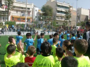 Ποδόσφαιρο με προσφυγόπουλα στην Αμφιάλη – νικητής η Ειρήνη (φωτο)