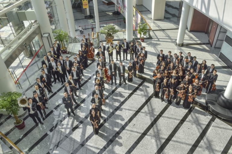 H Φιλαρμονική Ορχήστρα της Χανγκτσόου στο Μέγαρο Μουσικής