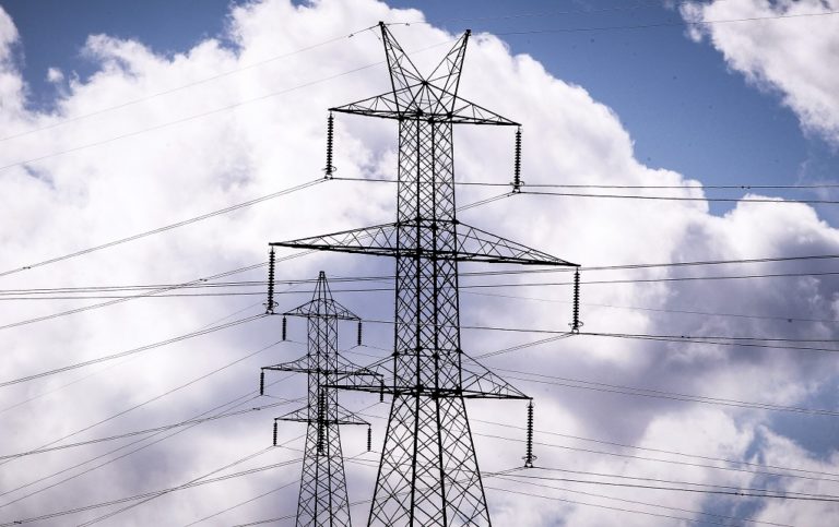 ΔΕΔΔΗΕ: Συνεχείς προσπάθειες για την αποκατάσταση της ηλεκτροδότησης στην Ύδρα