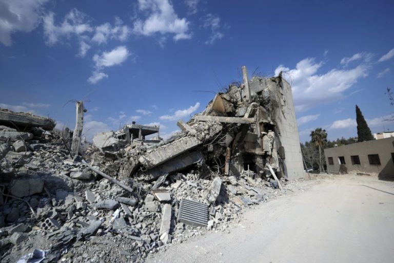 Συρία: Τουλάχιστον 16 άμαχοι νεκροί, ανάμεσά τους 7 παιδιά σε αεροπορικές επιδρομές
