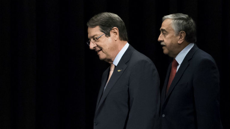 Διαφωνίες Αναστασιάδη-Ακιντζί για την επανέναρξη των διαπραγματεύσεων