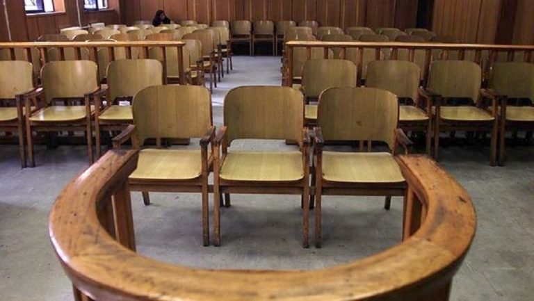 Δρακόντεια μέτρα στη δίκη για τη δολοφονία του Μ. Στρατάκη