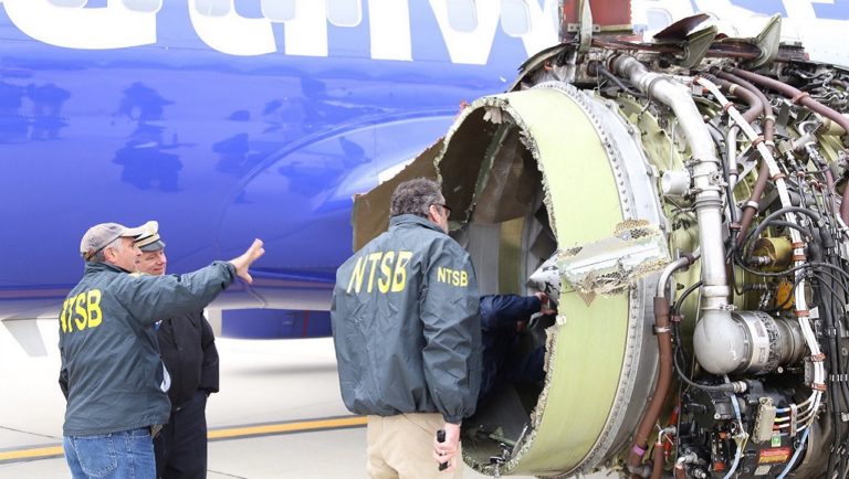 ΗΠΑ: Επιβάτης σκοτώθηκε λόγω έκρηξης στον κινητήρα αεροσκάφους