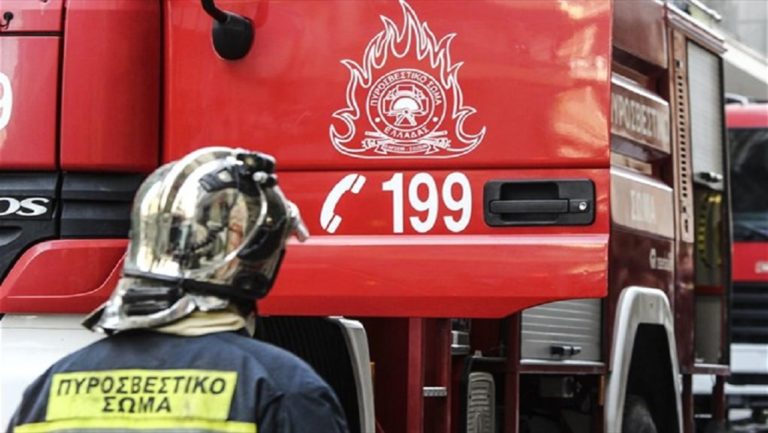 Ποσειδώνος: Υπό έλεγχο η πυρκαγιά που εκδηλώθηκε σε αστικό λεωφορείο