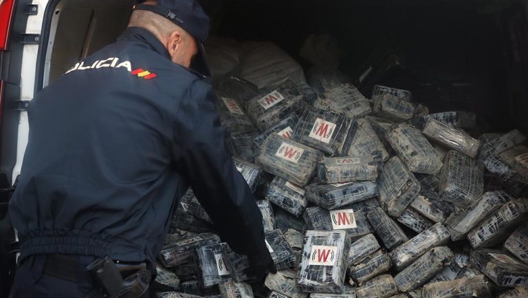 Ισπανία: Κατάσχεση 8,7 τόνων κοκαΐνης σε κιβώτια για μπανάνες