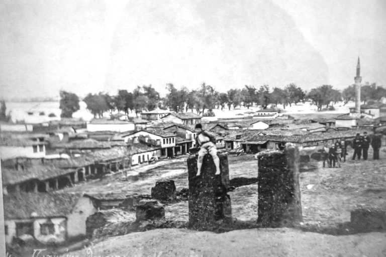 Eκθεση φωτογραφίας από την μεγάλη πλημμύρα της Λάρισας το 1883 (video)