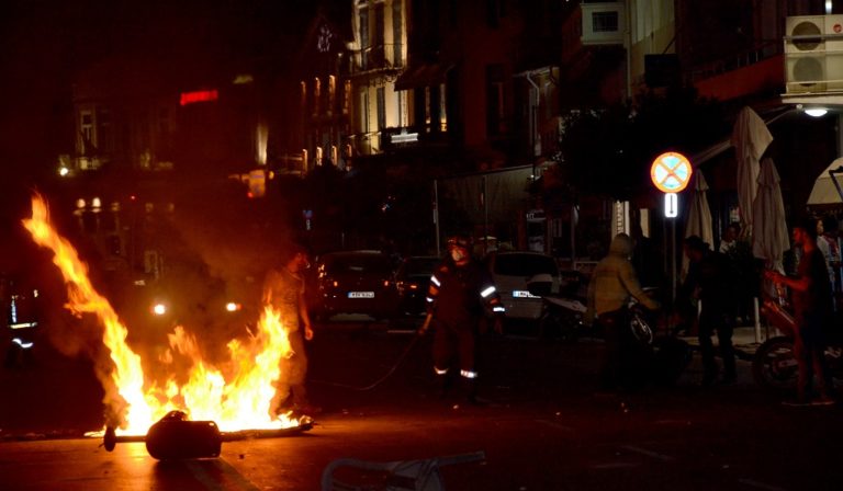 ΑΝΤΑΡΣΥΑ Λέσβου για τα επεισόδια στην πλατεία Σαπφούς