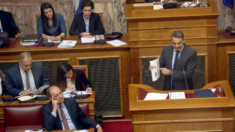 Μητσοτάκης στη Βουλή: «Η κυβέρνηση υπονομεύει τη ΔΕΗ» (video)