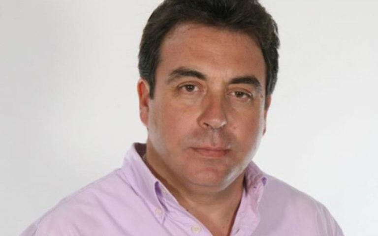 Αντωνακόπουλος: «Ψάχνει τώρα να βρει πεύκα για να φυτέψει ο δήμος στο Επαρχείο»