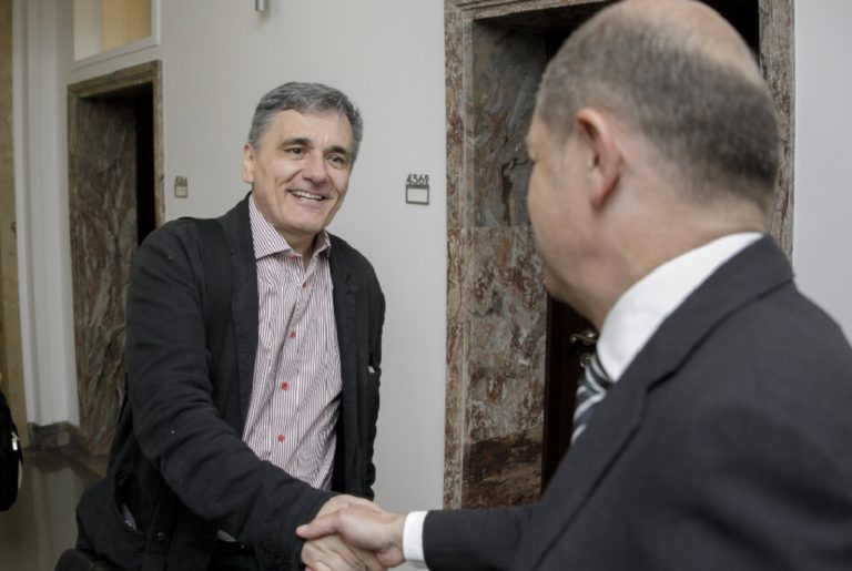 Χρέος και ανάπτυξη στη συνάντηση Τσακαλώτου – Σολτς (video)