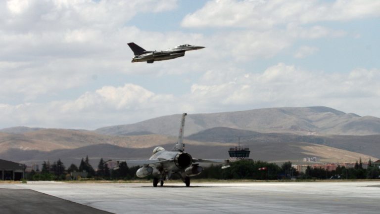 Υπερπτήση τουρκικών αεροσκαφών πάνω από τις Οινούσσες