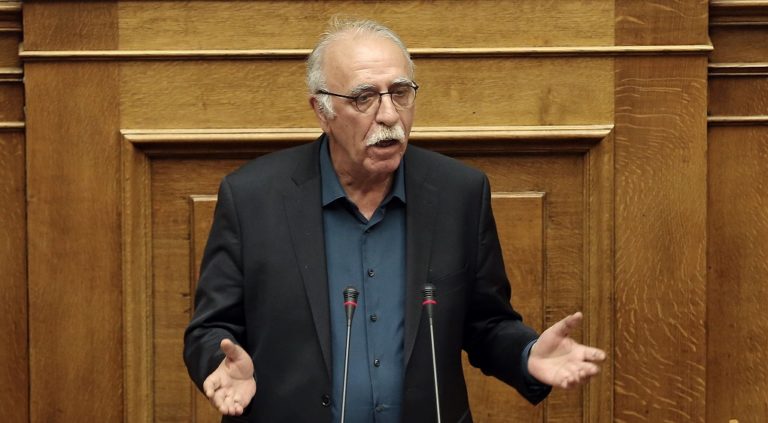 Βουλή: Αύξηση των προσφυγικών ροών δείχνουν τα στοιχεία – Δ. Βίτσας: Ανησυχητική η αύξηση στον Έβρο