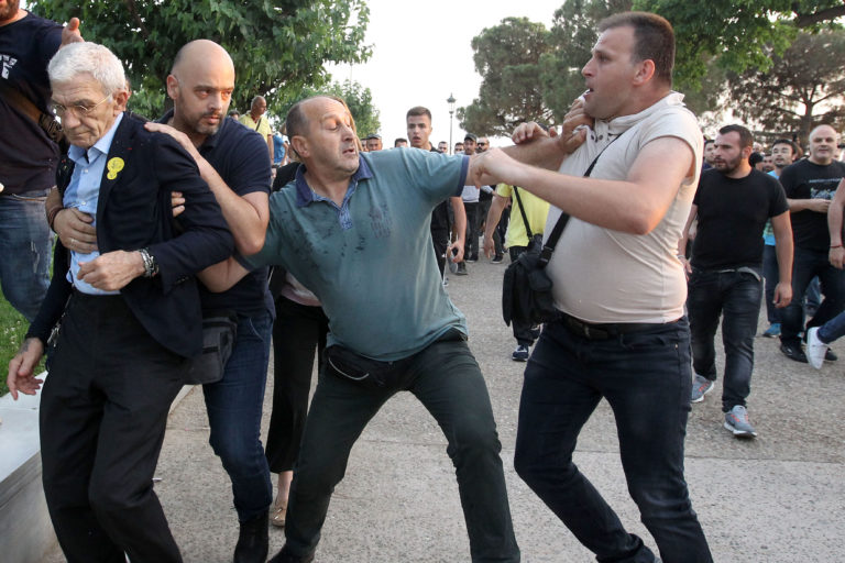 Συλλήψεις και προσαγωγές για την επίθεση στον Γ. Μπουτάρη – Εξετάζεται οπτικοακουστικό υλικό (video)