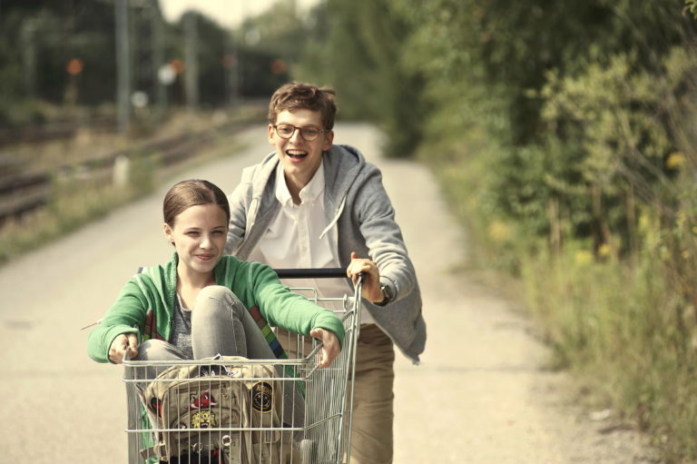 «Σχετικά με το κορίτσι» στην ΕΡΤ3