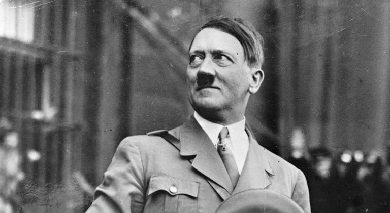Ο Χίτλερ πέθανε στη Γερμανία μαρτυρούν τα δόντια του
