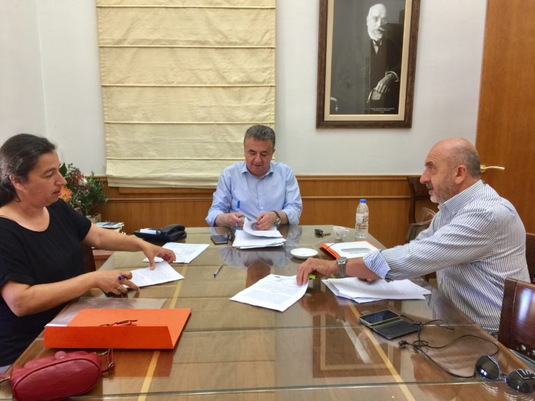 Συνάντηση Περιφερειάρχη με Δημάρχους Γαύδου και Σφακίων