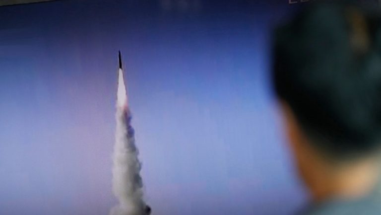 ΗΠΑ: Το Ιράν εκτόξευσε δοκιμαστικά πύραυλο σε στρατιωτικά γυμνάσια