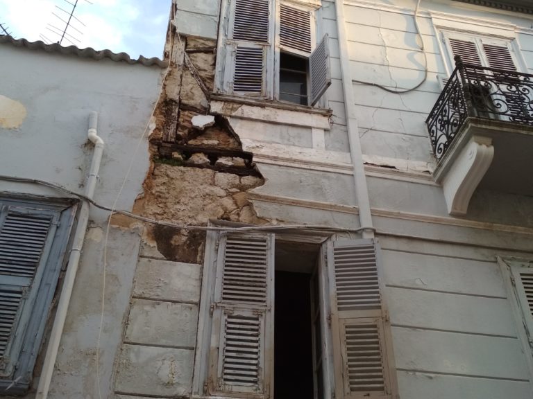 Ναύπλιο: Ετοιμόρροπο κτίριο στο ιστορικό κέντρο