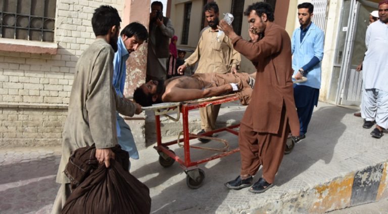 Aιματηρή βομβιστική επίθεση στο Πακιστάν