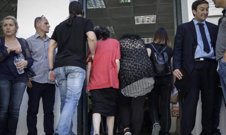 Στη φυλακή οδηγείται η 19χρονη βρεφοκτόνος της Πετρούπολης