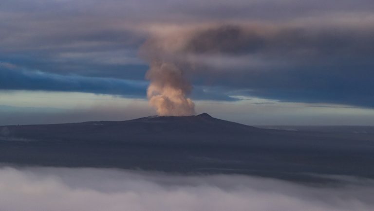 Εντολή απομάκρυνσης χιλιάδων κατοίκων λόγω ηφαιστειακής λάβας στη Χαβάη (video)