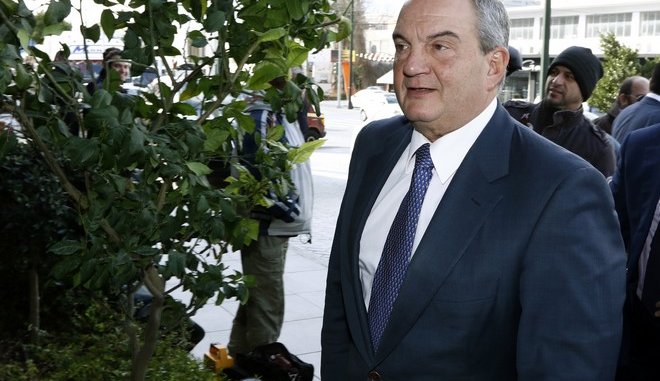 Ψήφισε στις εσωκομματικές εκλογές της Ν.Δ ο πρώην πρωθυπουργός Κ. Καραμανλής