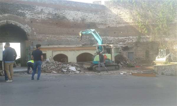 Κατεδάφιση κτίσματος στην Άνω Πόλη