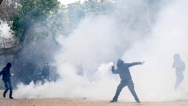 Η Πρωτομαγιά στον κόσμο-Συγκρούσεις σε Κωνσταντινούπολη και Παρίσι (video)