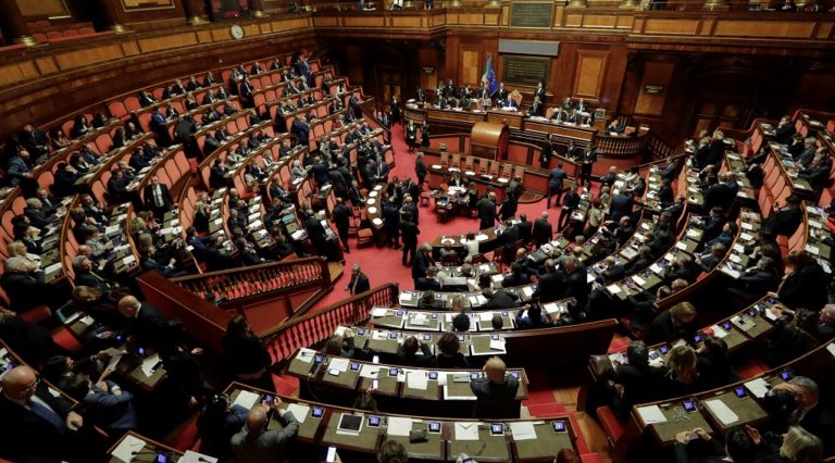 Πυρετώδεις διεργασίες για τον σχηματισμό κυβέρνησης συνασπισμού στην Ιταλία