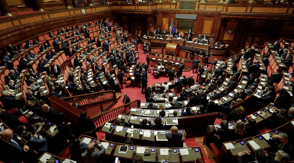 Ιταλία: Η κυβέρνηση στον Πρόεδρο – Την Πέμπτη η ψήφιση του προϋπολογισμού στη Βουλή (video)