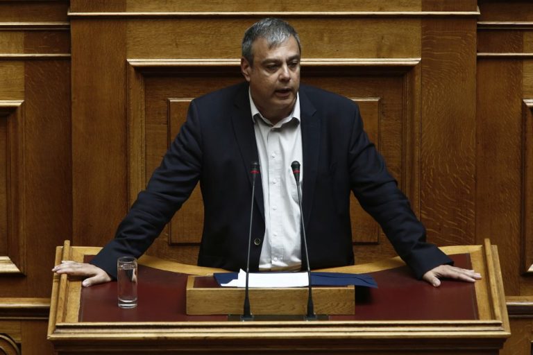 Βερναρδάκης: Βρισκόμαστε πολύ κοντά σε μια συμφωνία για το Σκοπιανό