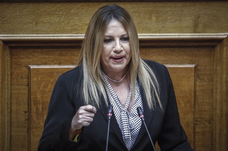 Γεννηματά: Αυλαία με κακοστημένη παράσταση