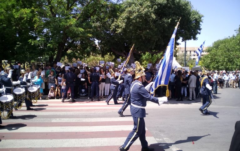 Κέρκυρα: Τα σκουπίδια κυριάρχησαν στις εκδηλώσεις της 21ης Μαΐου