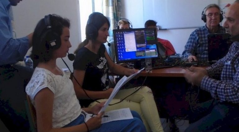 Οι μαθητές της Τήλου στο ραδιόφωνο της ΕΡΤ Ρόδου