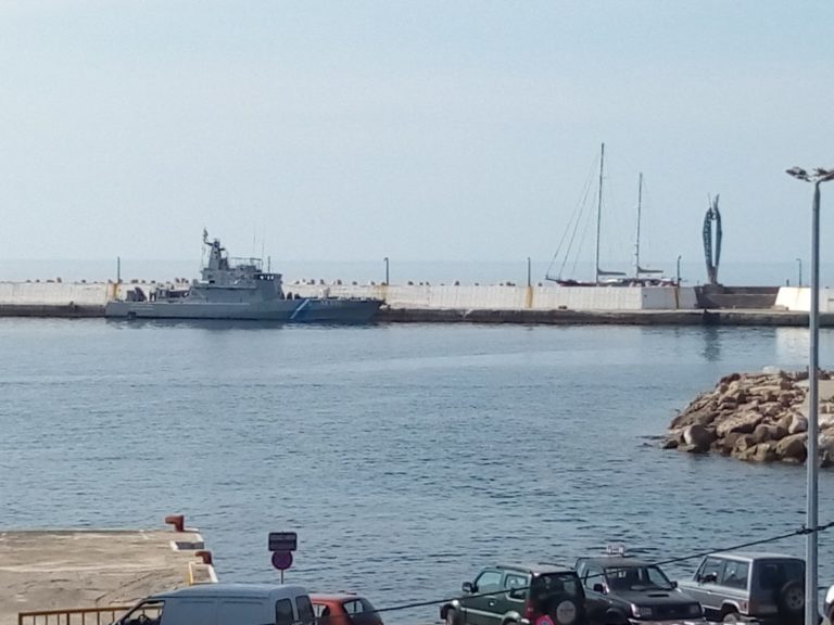 Μετανάστες στο νησί του Ικάρου.