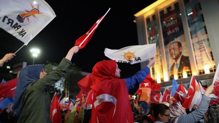 Νίκη διακήρυξε ο Ερντογάν -“Οι εκλογές δεν έχουν τελειώσει” λέει ο Ιντζέ (video)