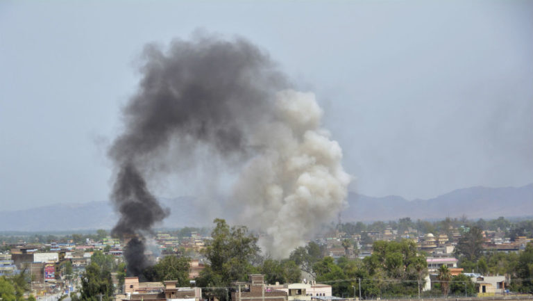 Aιματηρός απολογισμός έκρηξης στο Αφγανιστάν με θύματα αμάχους