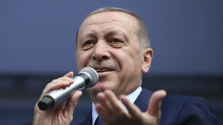 Τουρκία: Αβέβαιη η νίκη του Ερντογάν από τον α’ γύρο των εκλογών (video)