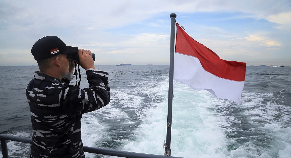 Ανατροπή πλοίου με 80 επιβαίνοντες στην Ινδονησία