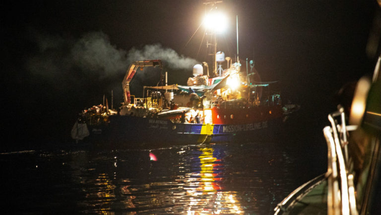 Στη Μάλτα δένει το πλοίο Lifeline με τους 234 μετανάστες