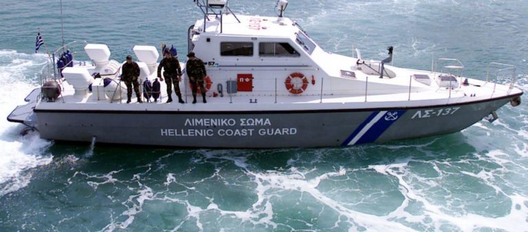Χανιά: Συλλήψεις για παράνομη διακίνηση ανθρώπων στο λιμάνι της Παλαιοχώρας