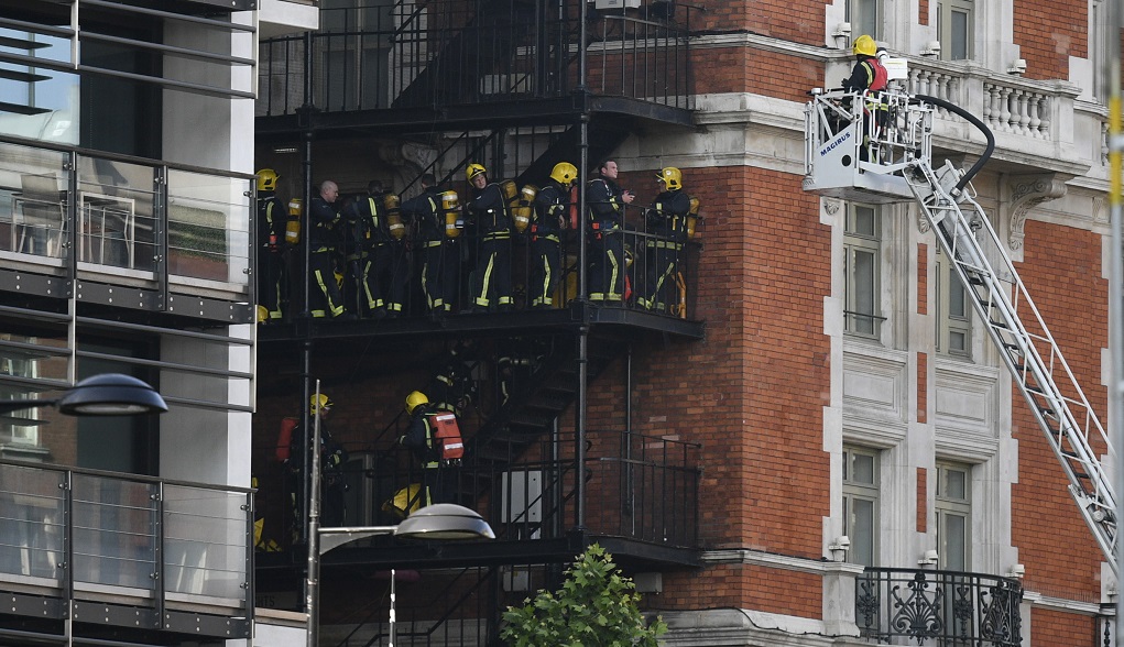 Λονδίνο: Πυρκαγιά σε ξενοδοχείο πέντε αστέρων στο Νάιτσμπριτζ (video)